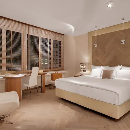 Design 2 Bedroom Suite City Center דירה
